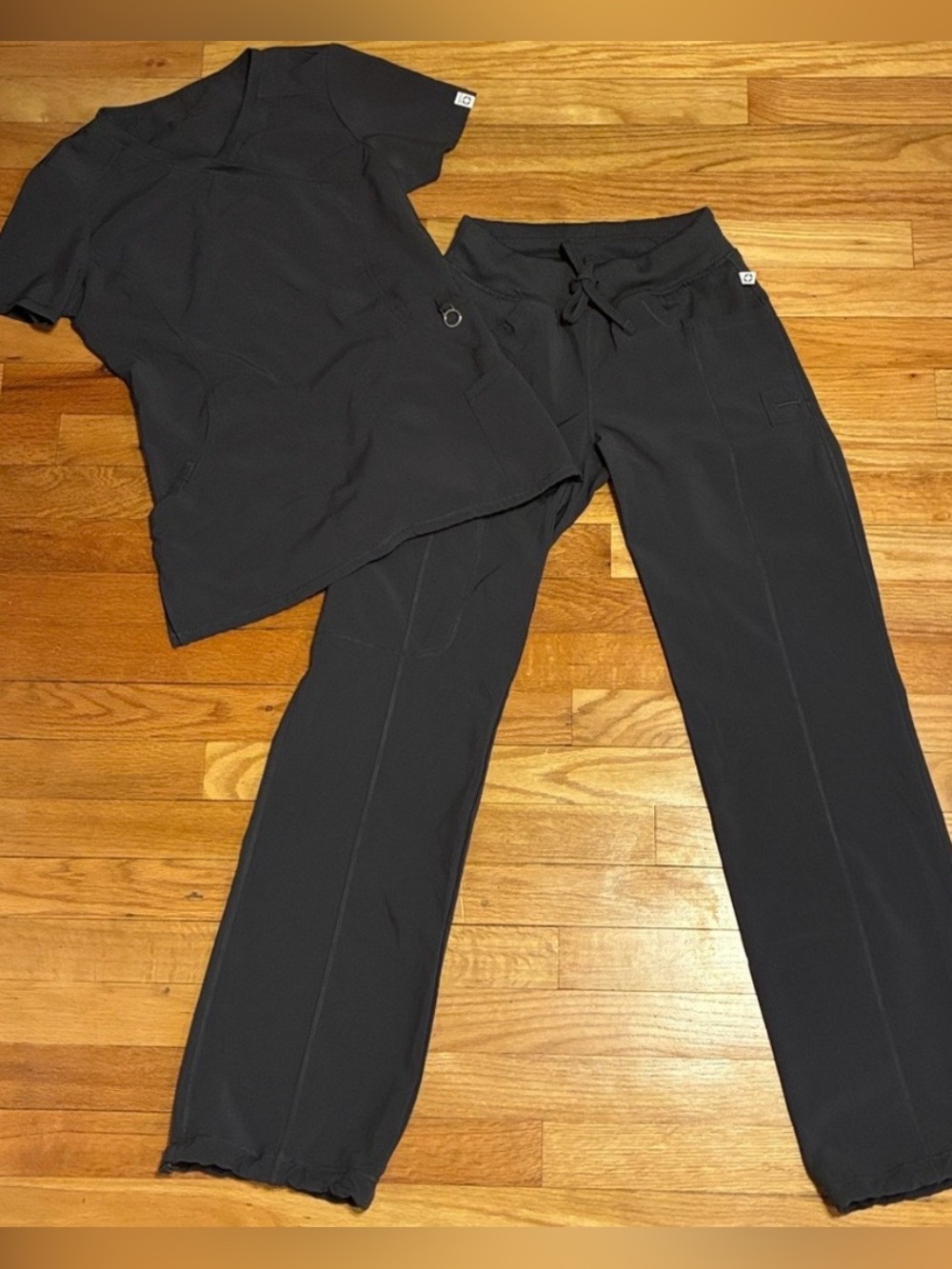 Cherokee infinity scrub set